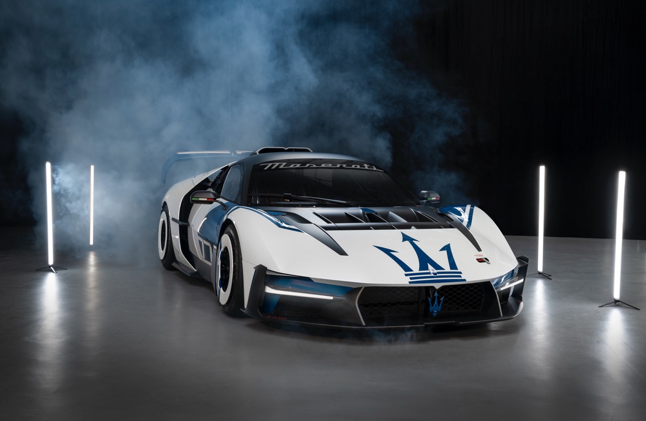 01_MCXtrema Delivery_Maserati Modena_Def Large.jpeg