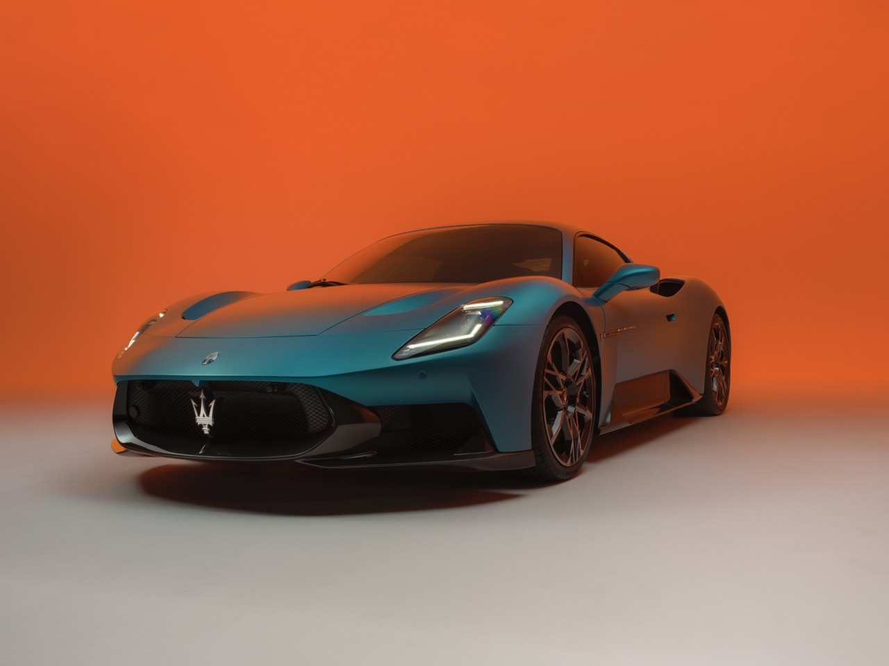 (02)_Maserati MCPURA Large.jpeg
