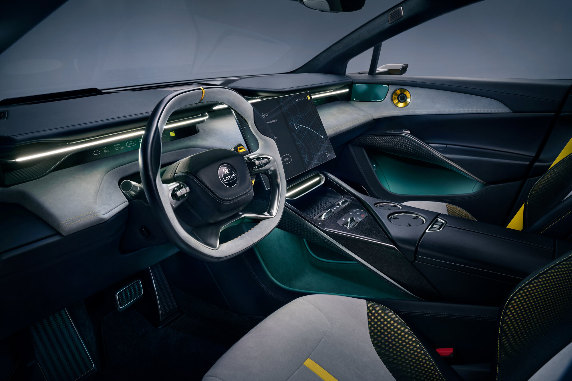 07_Lotus_Eletre_Yellow_Studio_INT1_press.jpg
