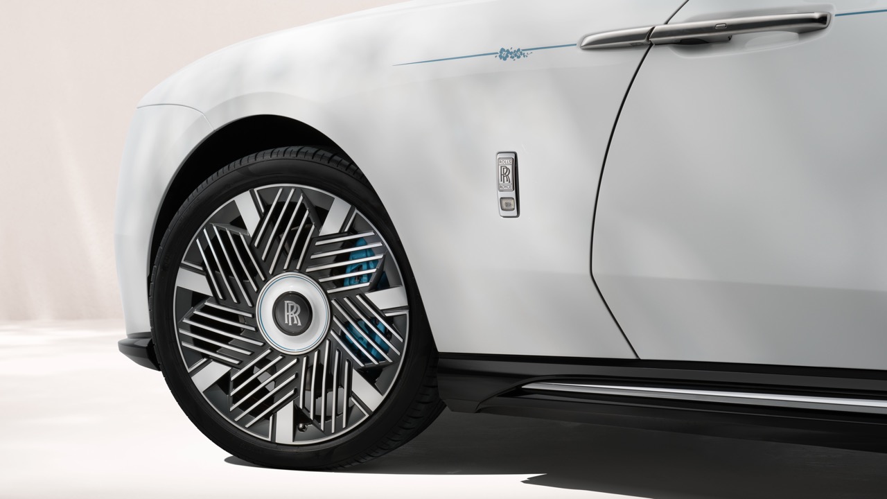 1. Spectre Inspired by Primavera Evanescent (5)  wheels Large.jpeg