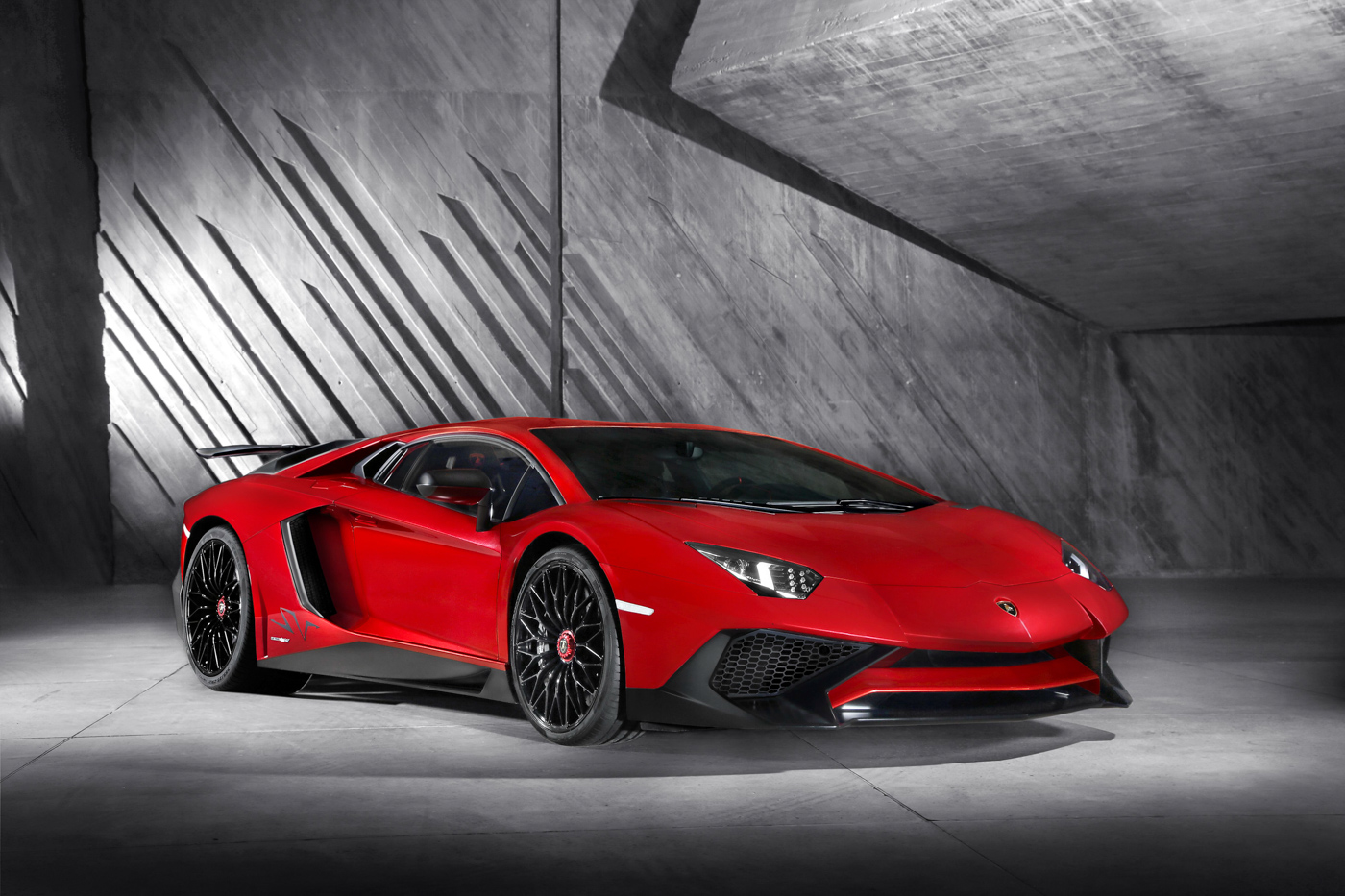10-công-nghệ-đỉnh-cao-của-Lamborghini-Aventador-5.jpg