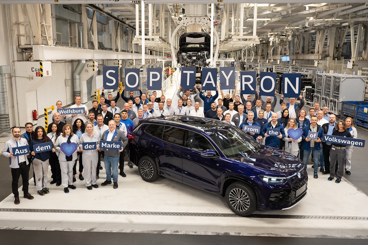 15, Tayron tại nhà máy Wolfsburg trên Dây chuyền lắp ráp số 4 diễn ra lễ khơ...jpeg