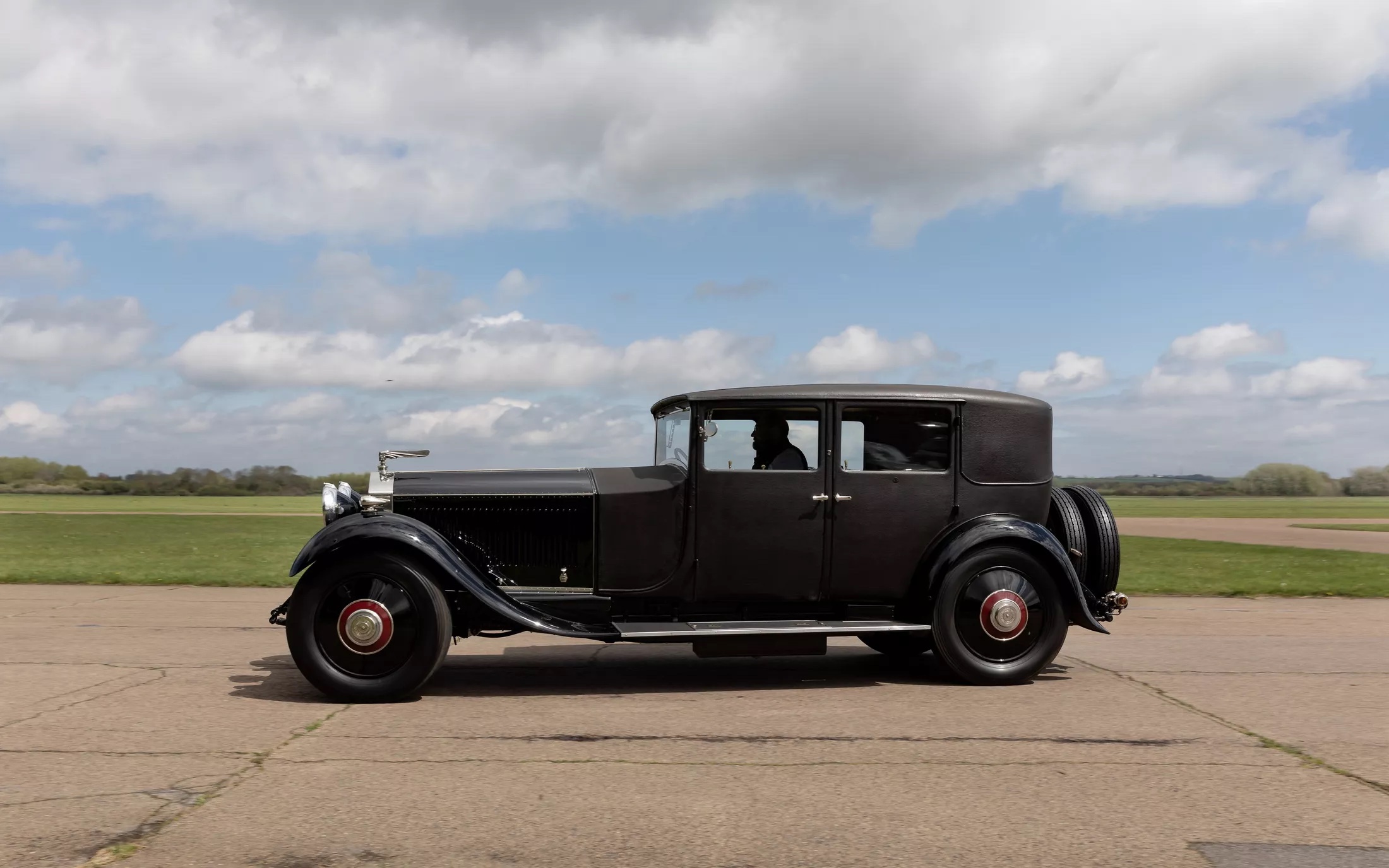 1929-Rolls-Royce-Phantom-II-Electromod-7.jpeg