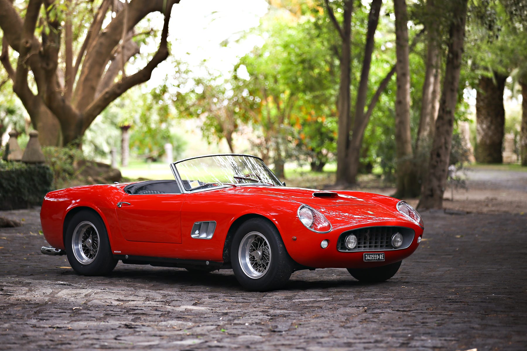 1961 250 GT SWB California Spider.jpg