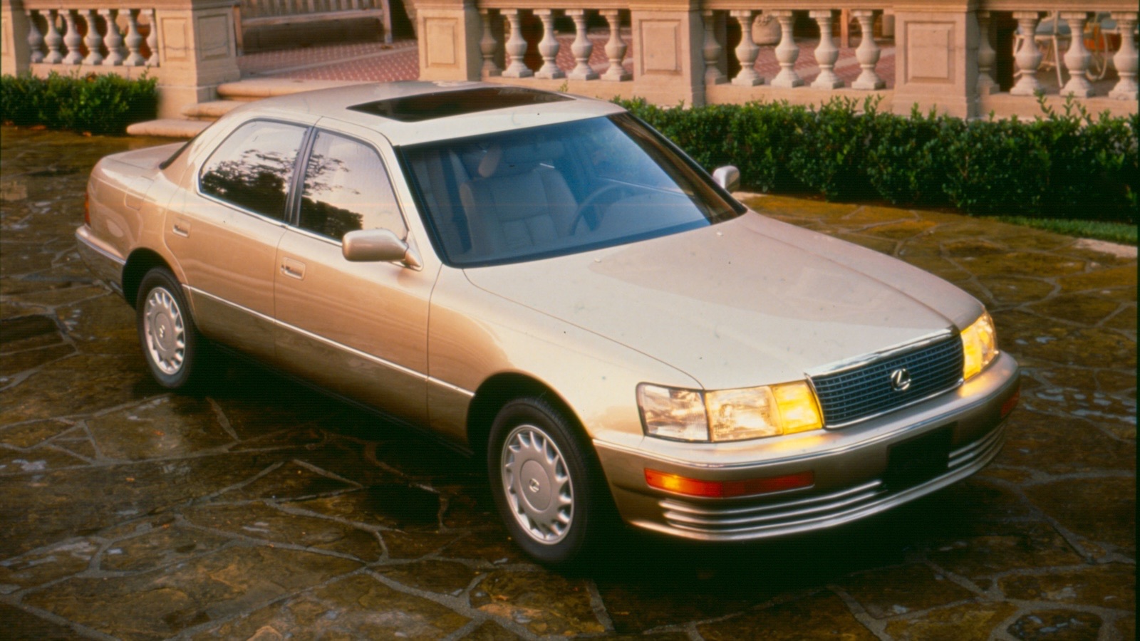 1990_LS400_2_6433F47B66C896A73BE23004F0BED7A347C611E4.jpeg