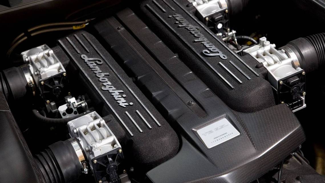 2009-lamborghini-reventon-engine-2.jpg