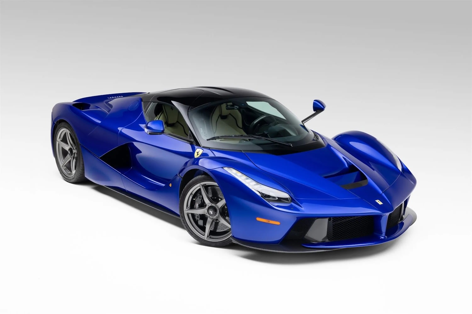 2014-ferrari-laferrari-02-952083.jpg