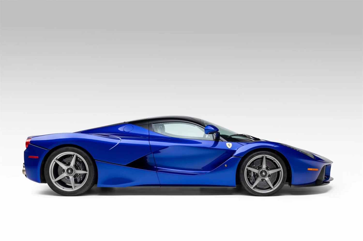 2014-ferrari-laferrari-03-952073.jpg