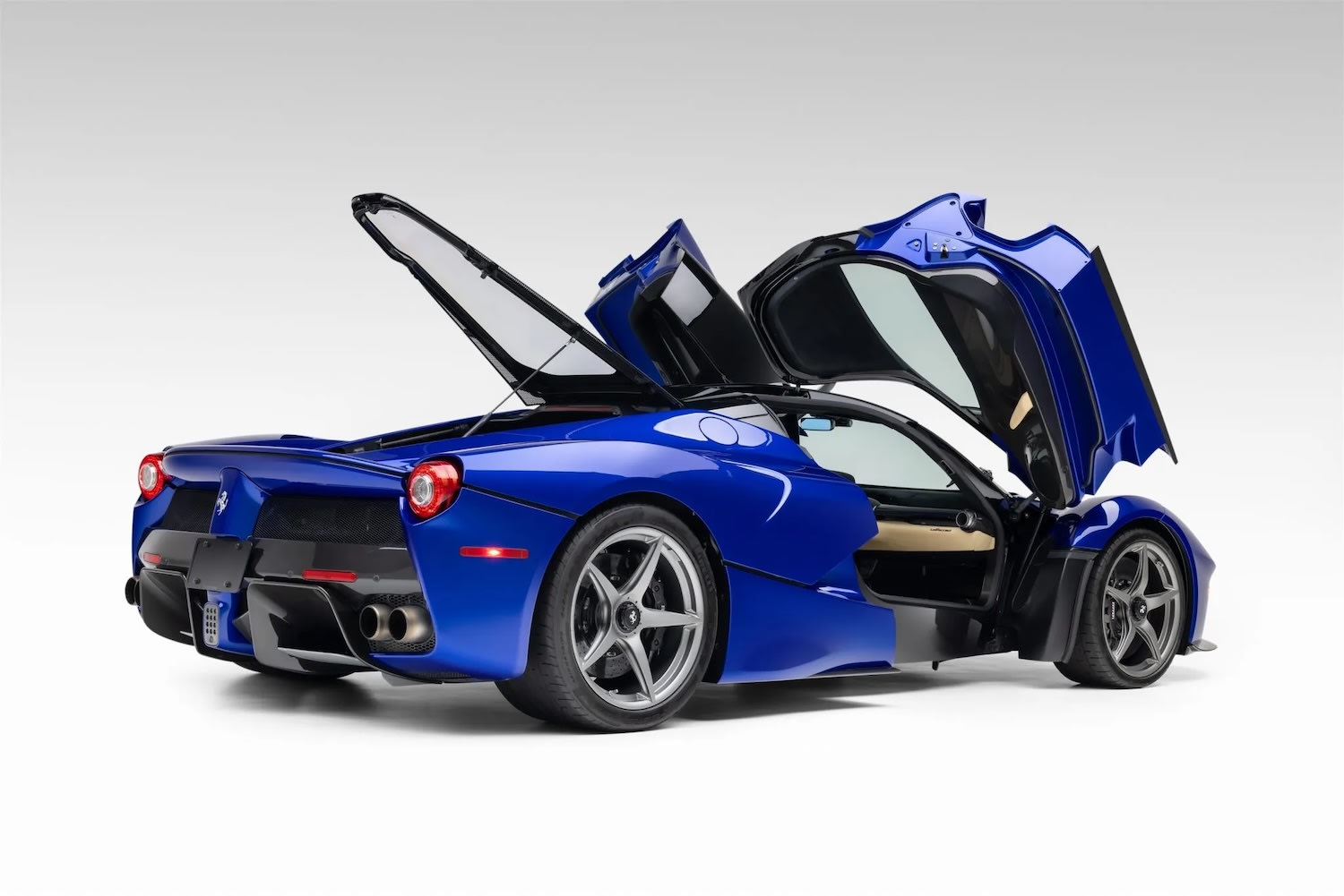 2014-ferrari-laferrari-05-952072.jpg