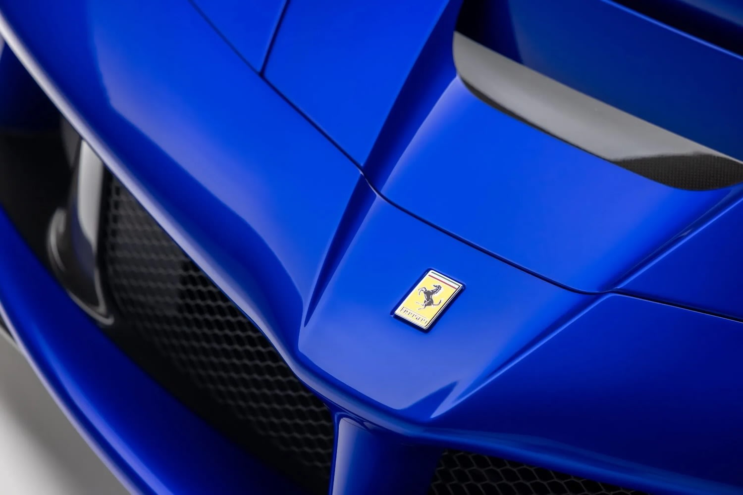 2014-ferrari-laferrari-06-952075.jpg