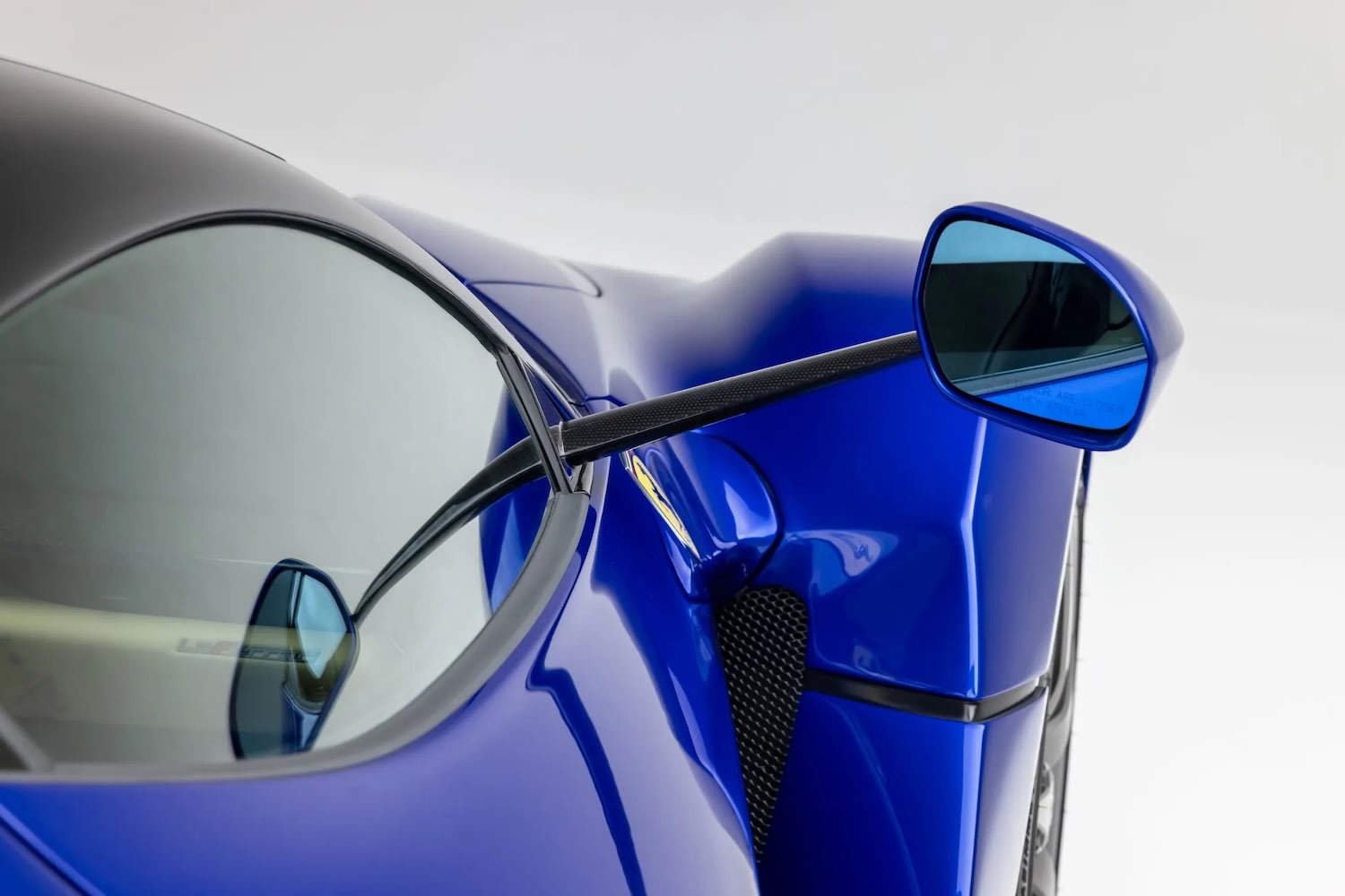 2014-ferrari-laferrari-08-952076.jpg