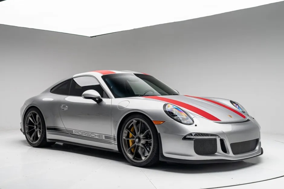 2016_porsche_911-r_photo-009-13323.jpg