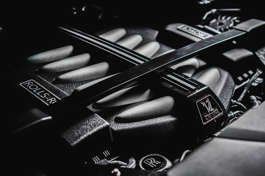 2020-Rolls-Royce-Black-Badge-Cullinan-6.jpeg
