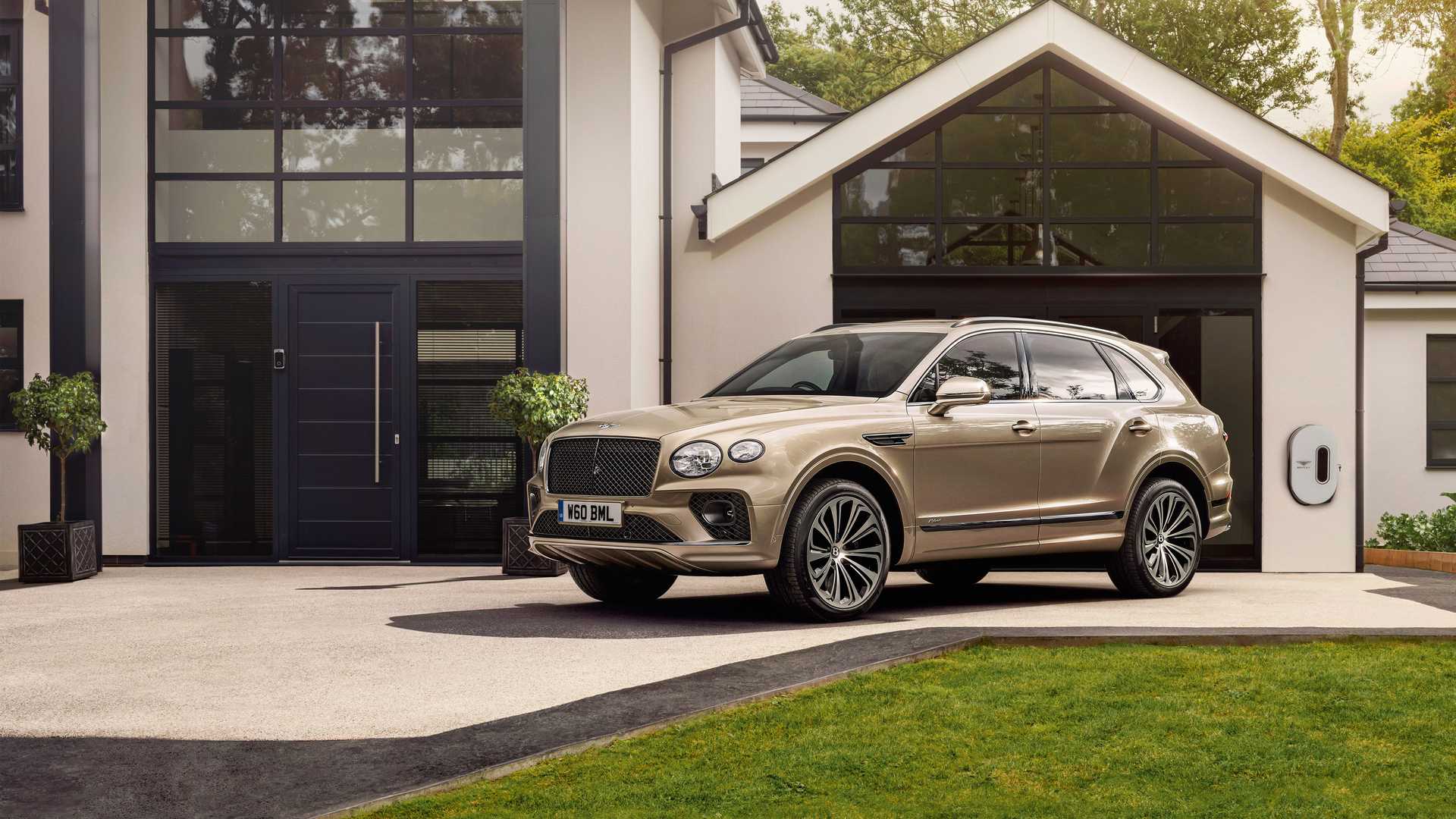 2021-bentley-bentayga-mulliner-exterior.jpg
