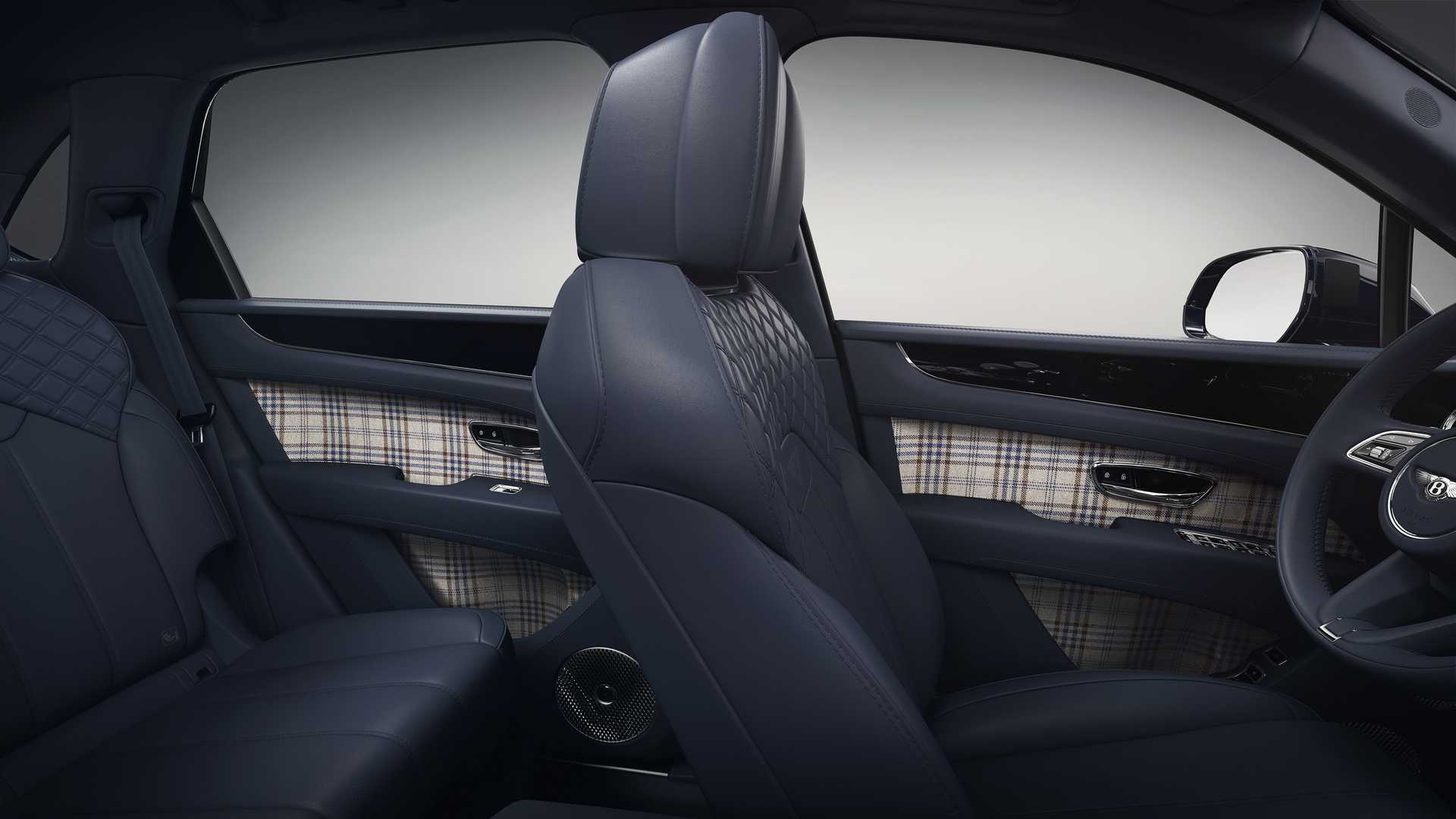 2021-bentley-bentayga-mulliner-interior (3).jpg