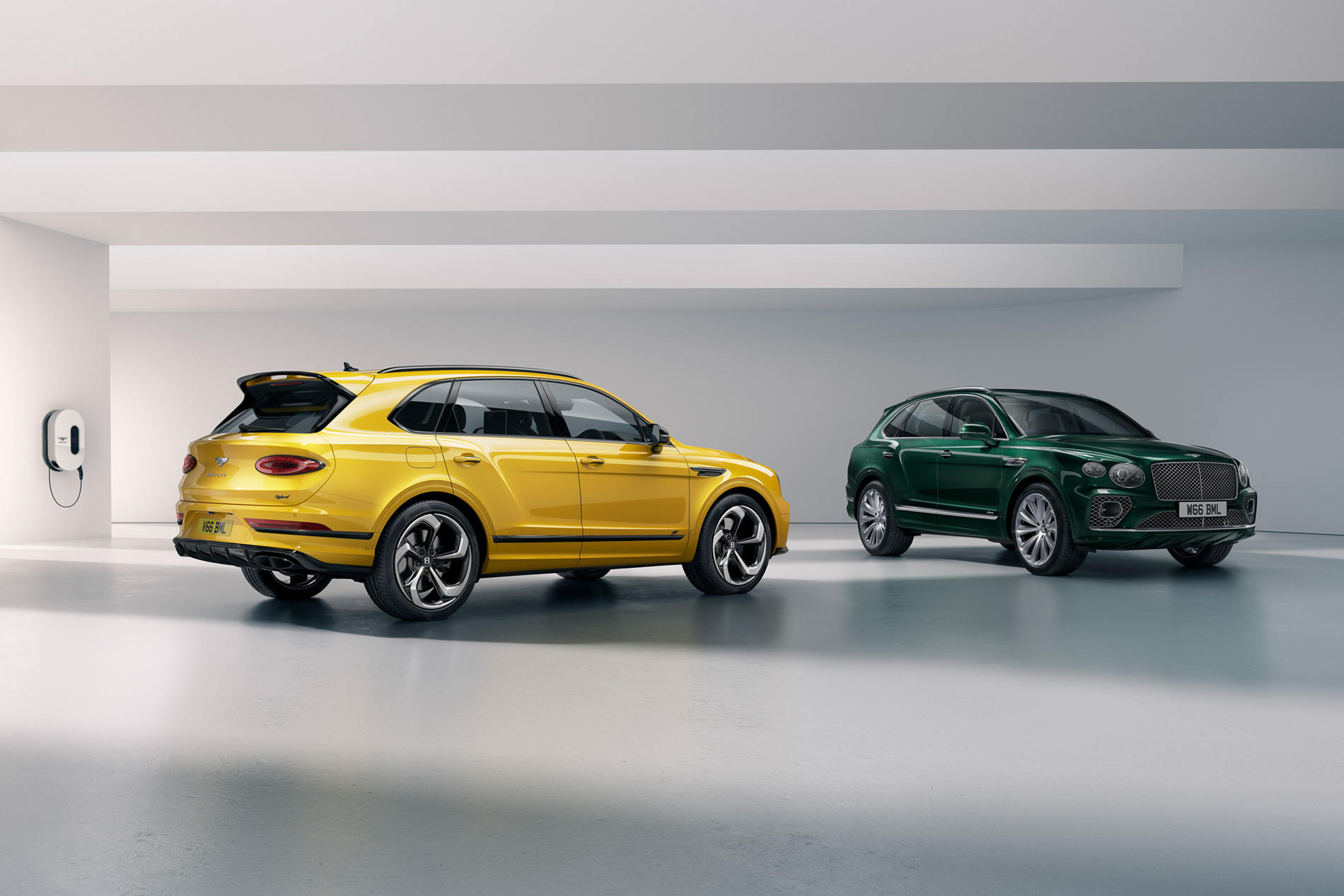 2022-Bentley-Bentayga-hybrid-00002.jpg