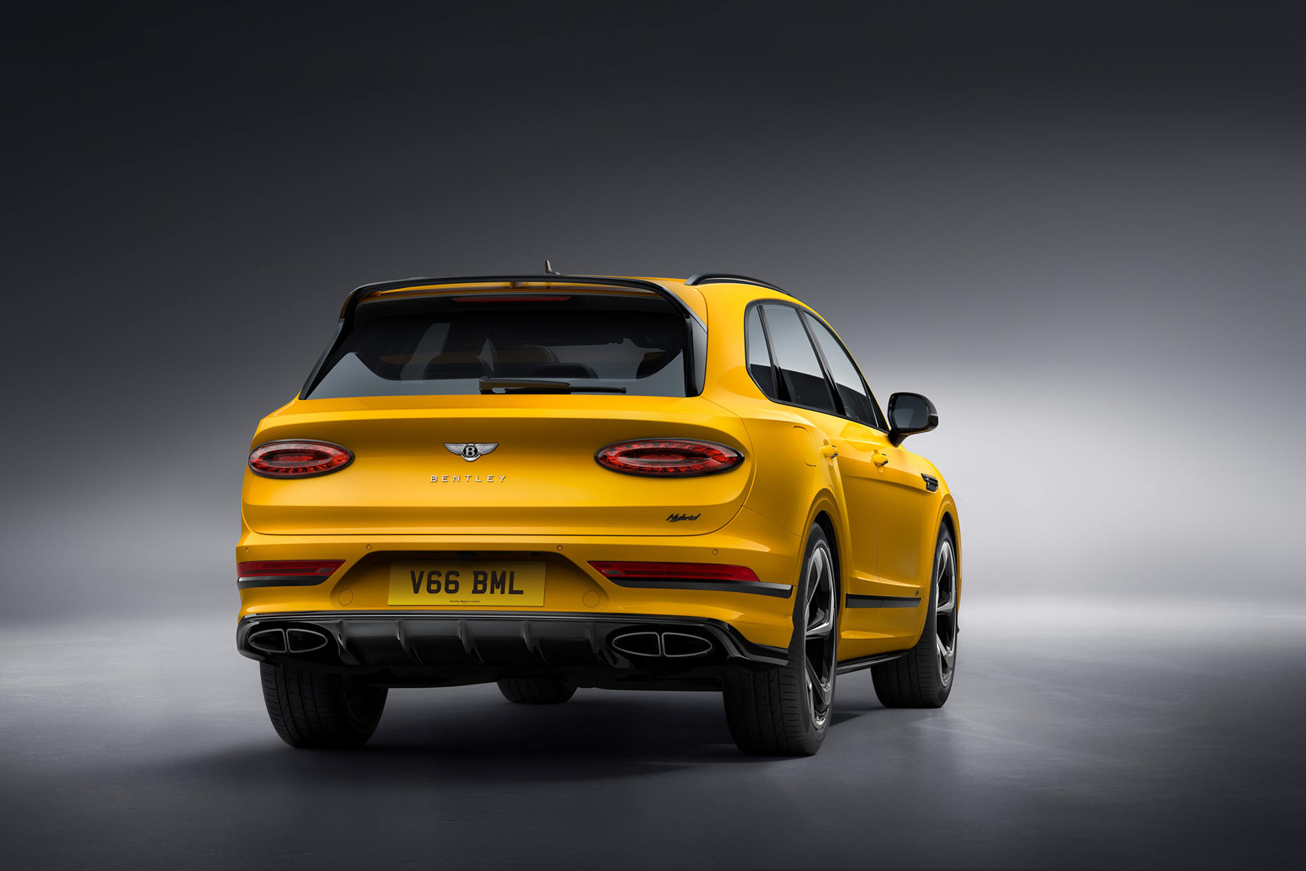 2022-Bentley-Bentayga-hybrid-00009.jpg