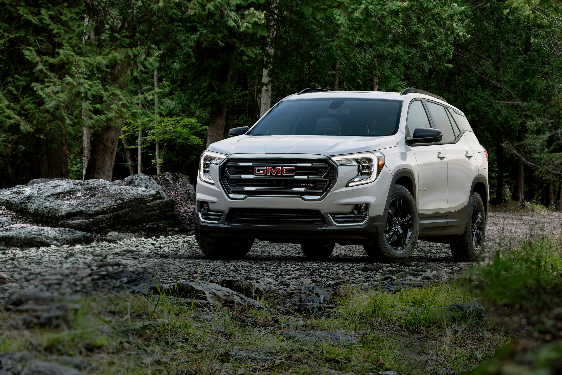 2022-GMC-Terrain-1.jpg