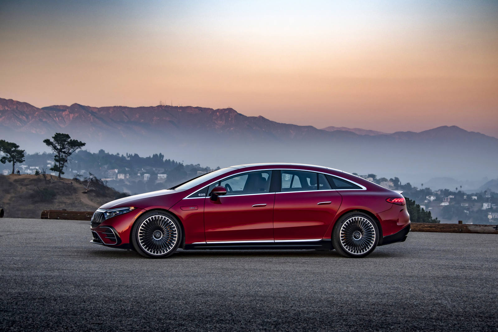 2022-Mercedes-AMG-EQS-53-5.jpg