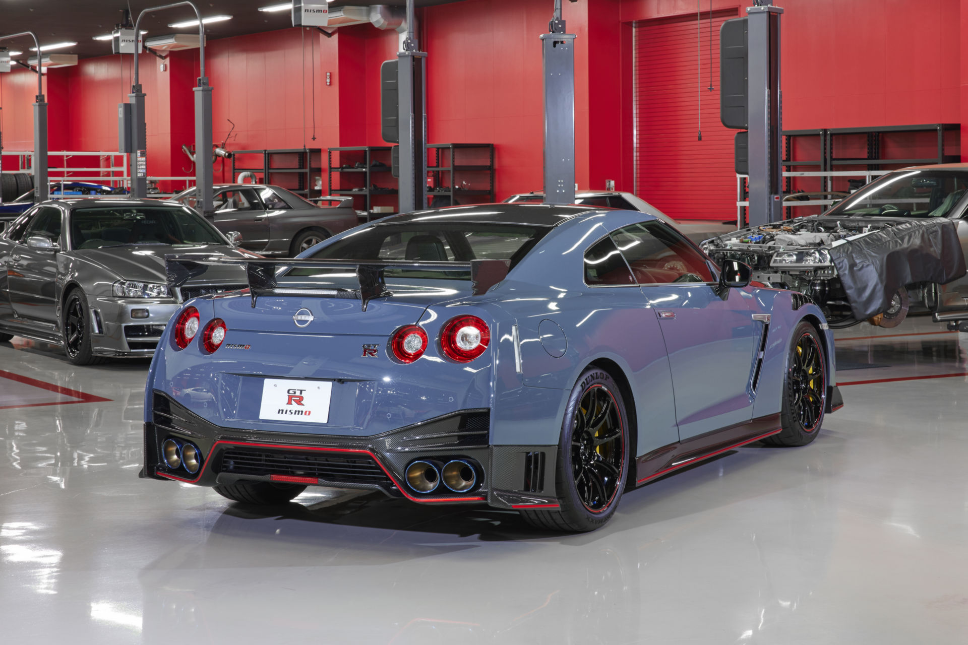 2022-Nissan-GT-R-Nismo-29.jpg