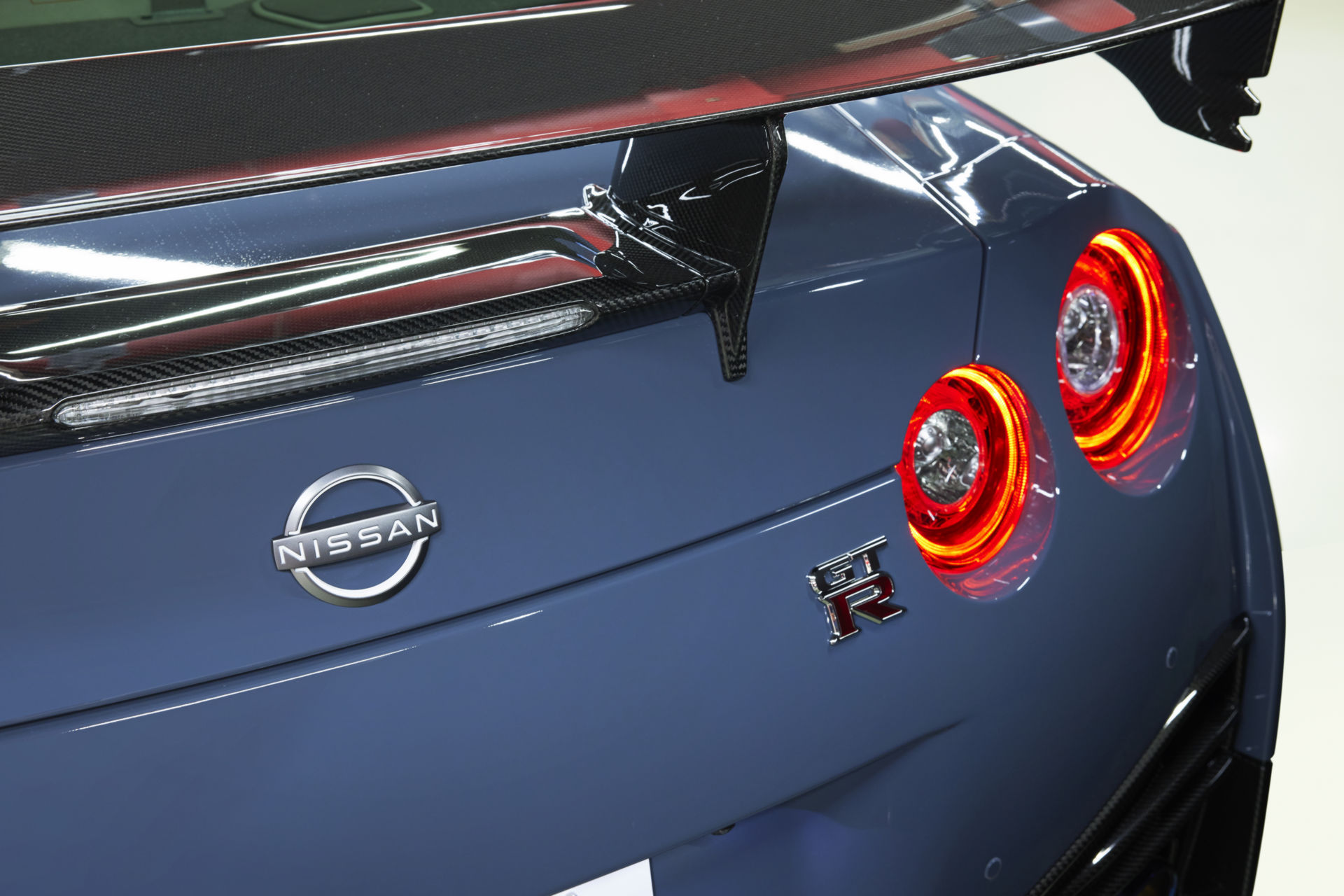 2022-Nissan-GT-R-Nismo-30.jpg