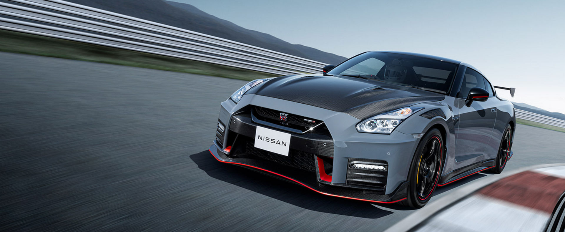 2022-Nissan-GT-R-Nismo-36.jpg