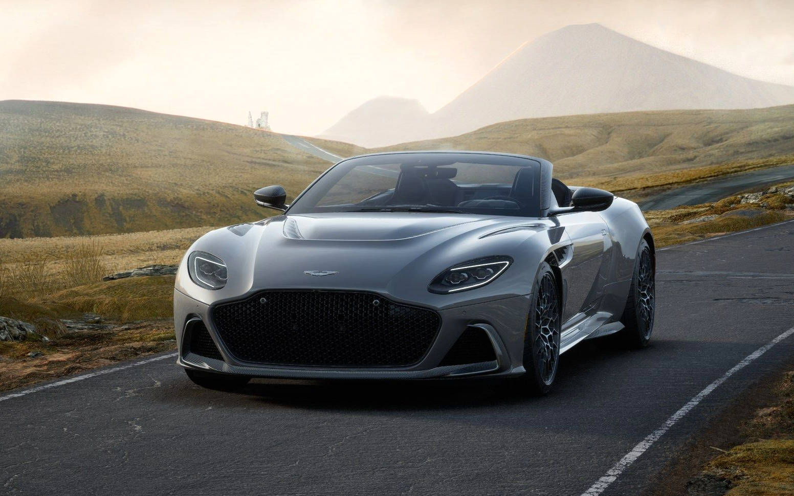 2023-aston-martin-dbs-770-ultimate-volante-01.jpg