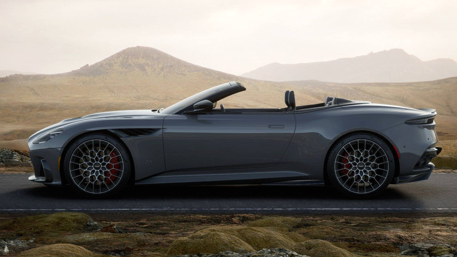 2023-aston-martin-dbs-770-ultimate-volante-02.jpg