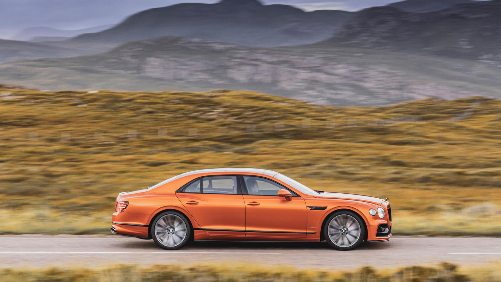 2023-Bentley-Flying-Spur-Speed-14.jpg