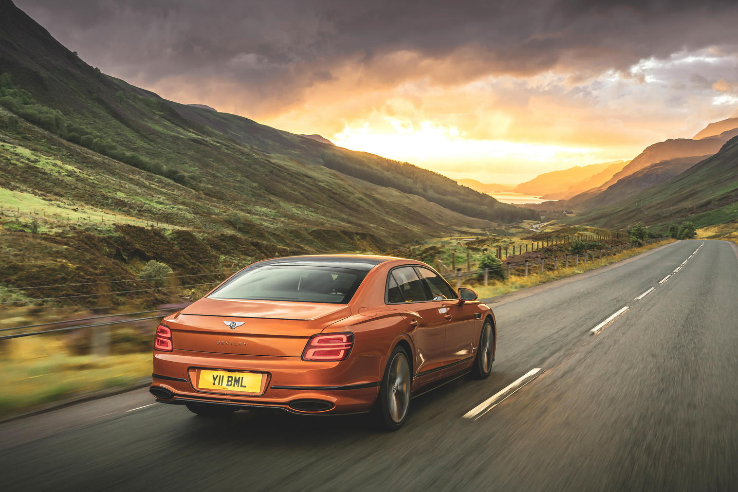 2023-Bentley-Flying-Spur-Speed-7.jpg