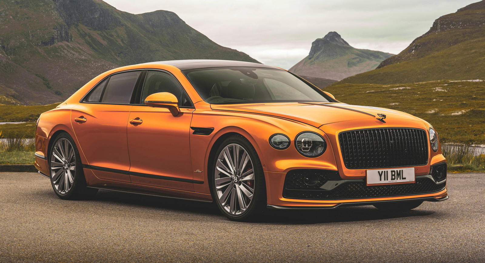 2023-Bentley-Flying-Spur-Speed-8.jpg