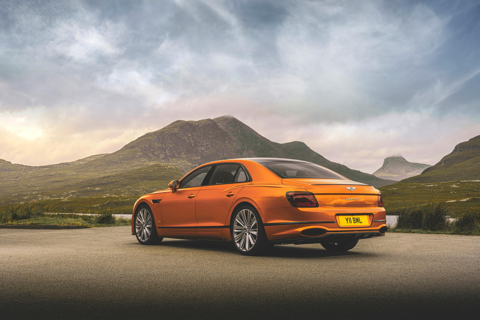 2023-Bentley-Flying-Spur-Speed-9.jpg