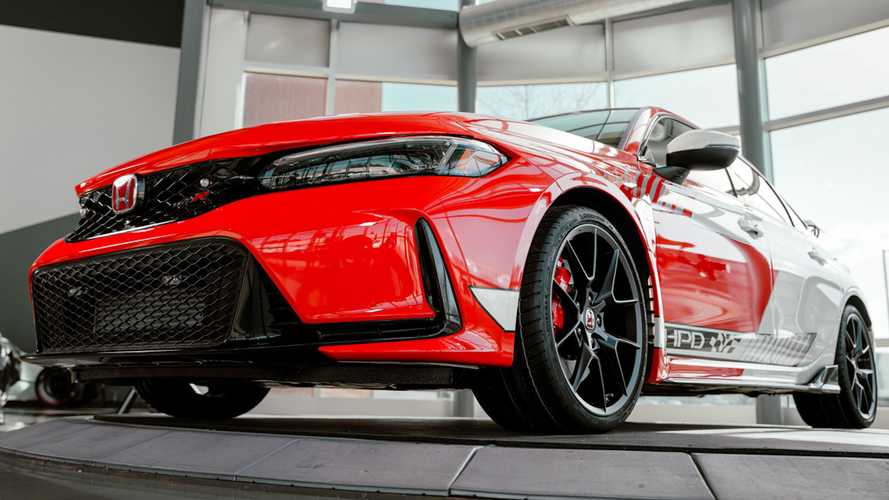 2023-civic-type-r-pace-car-for-indycar (2).jpg