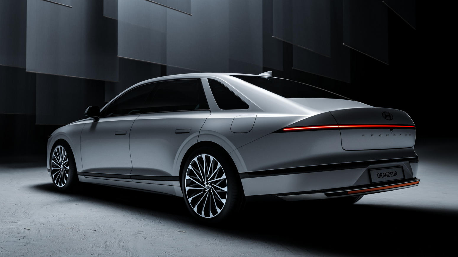 2023-Hyundai-Grandeur-3.jpg