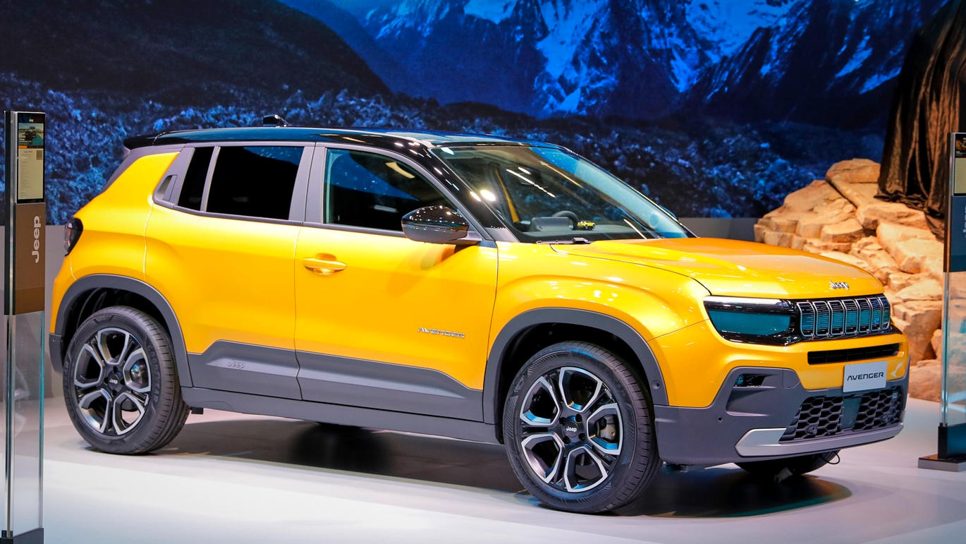 2023-Jeep-Avenger-E-SUV-10.jpg