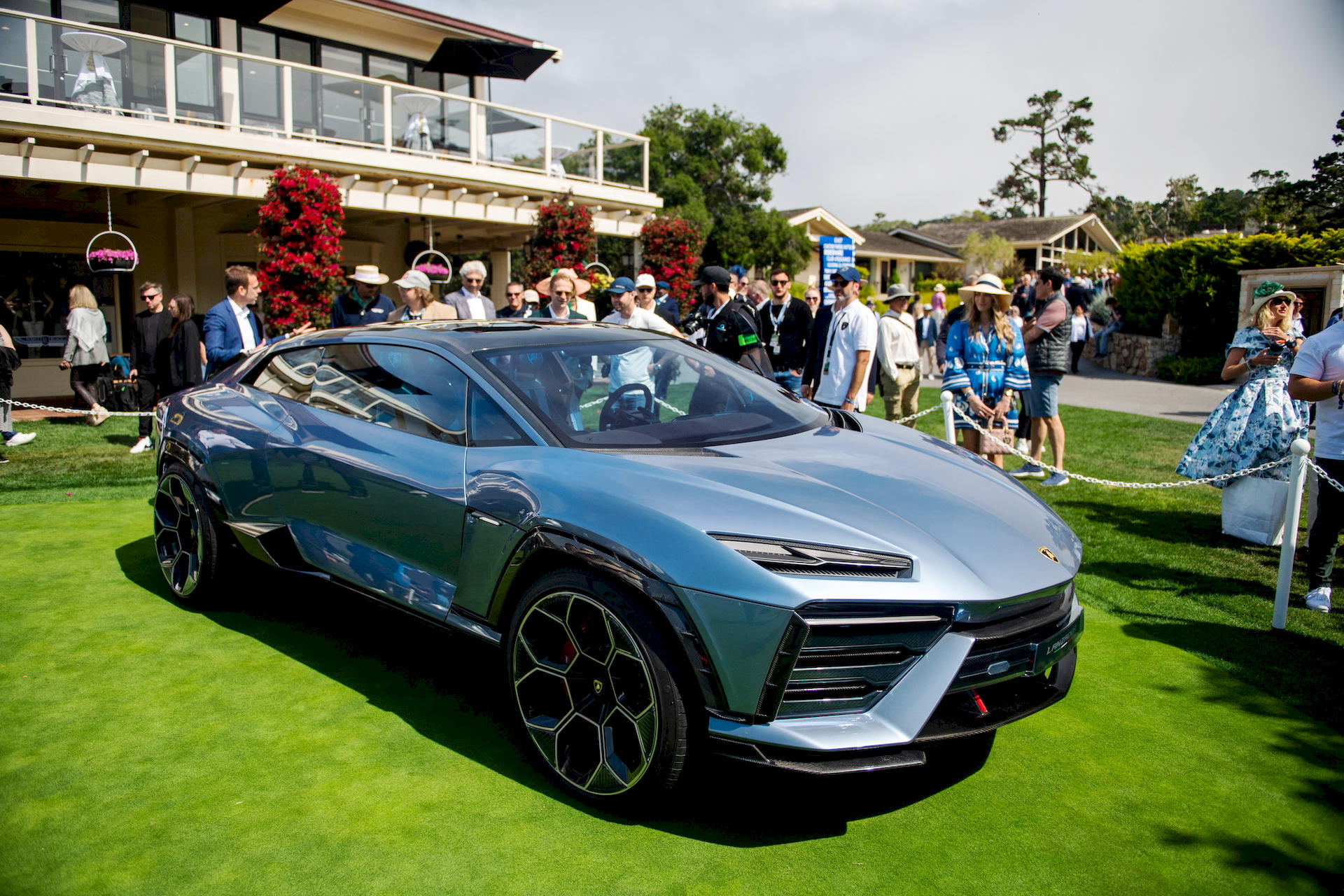 2023-lamborghini-lanzador-concept-monterey-08.jpg