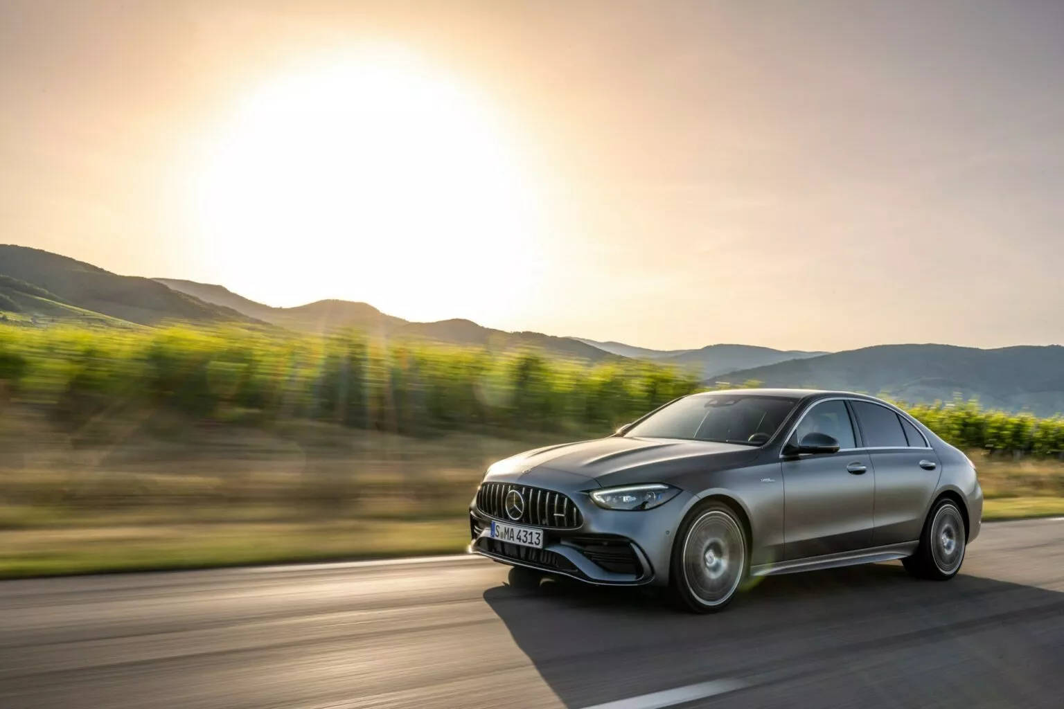 2023-Mercedes-AMG-C43-10-1536x1024.jpg
