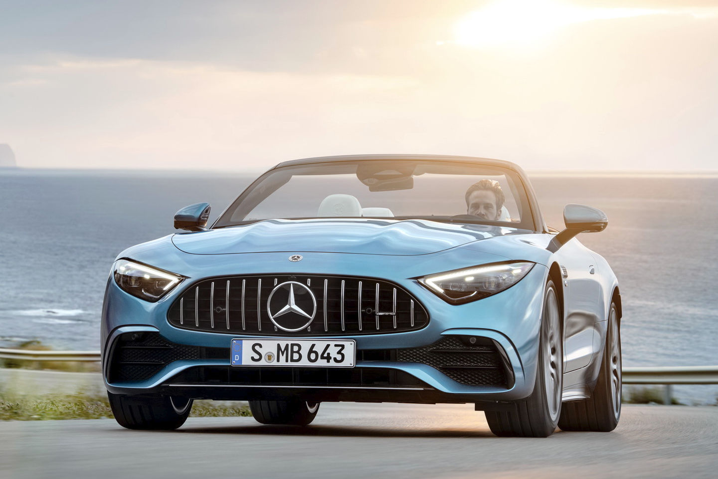 2023-Mercedes-AMG-SL-43-3.jpg