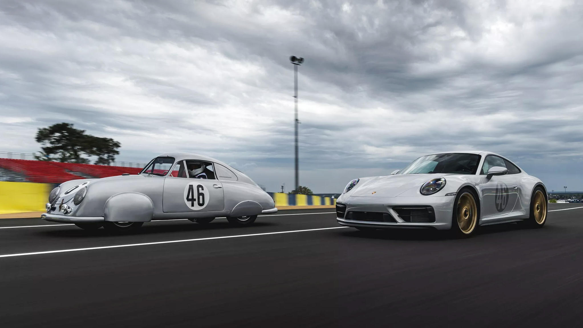 2023-Porsche-911-Carrera-GTS-Le-Mans-Centenaire-Edition-France-9.jpg