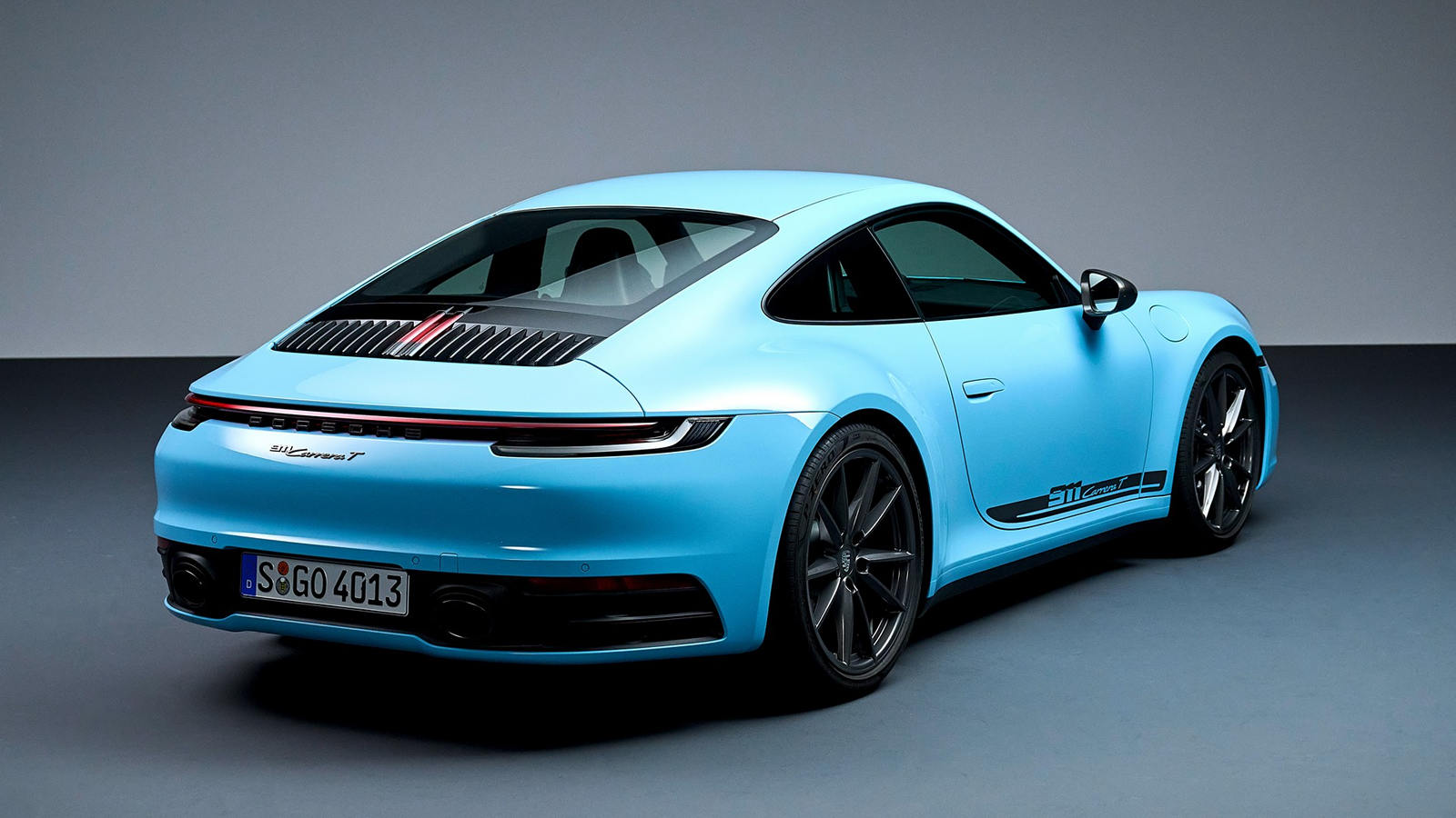 2023-Porsche-911-Carrera-T-2.jpg
