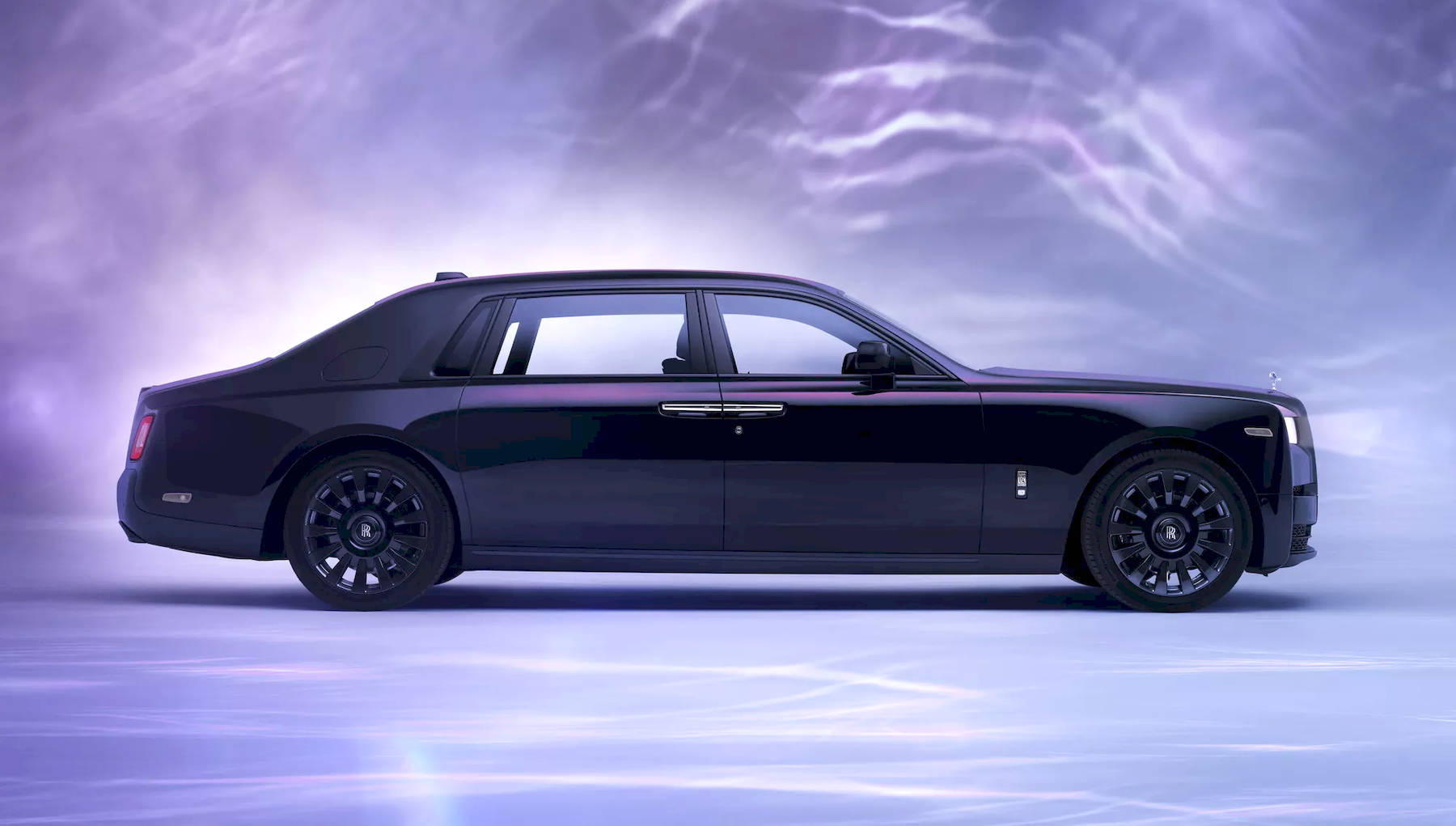 2023-Rolls-Royce-Phantom-Syntopia-6.jpg
