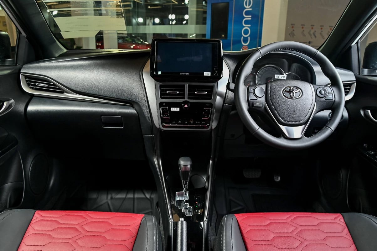 2023-Toyota-Yaris-facelift-Premium-S-Thailand-debut-5(1).jpg