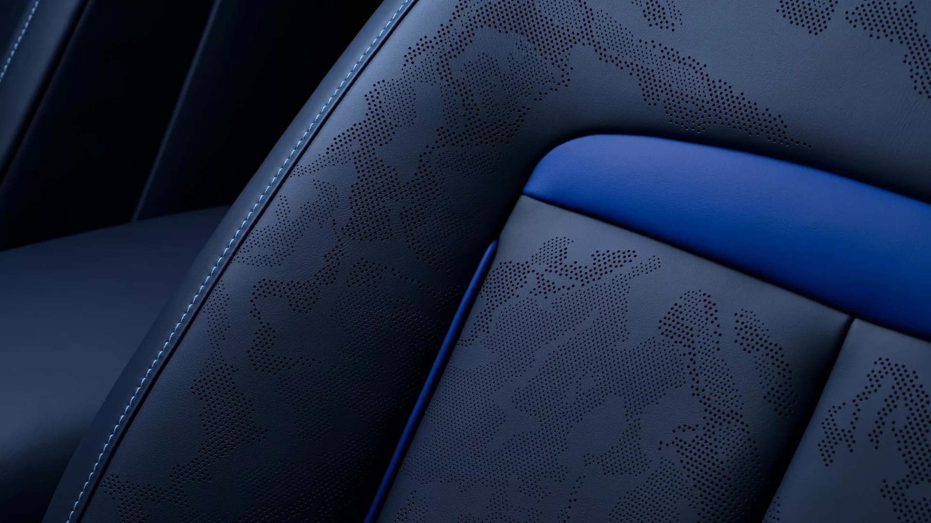 2023_Rolls_Royce_Culllinan_Blue_Shadow_13.jpg