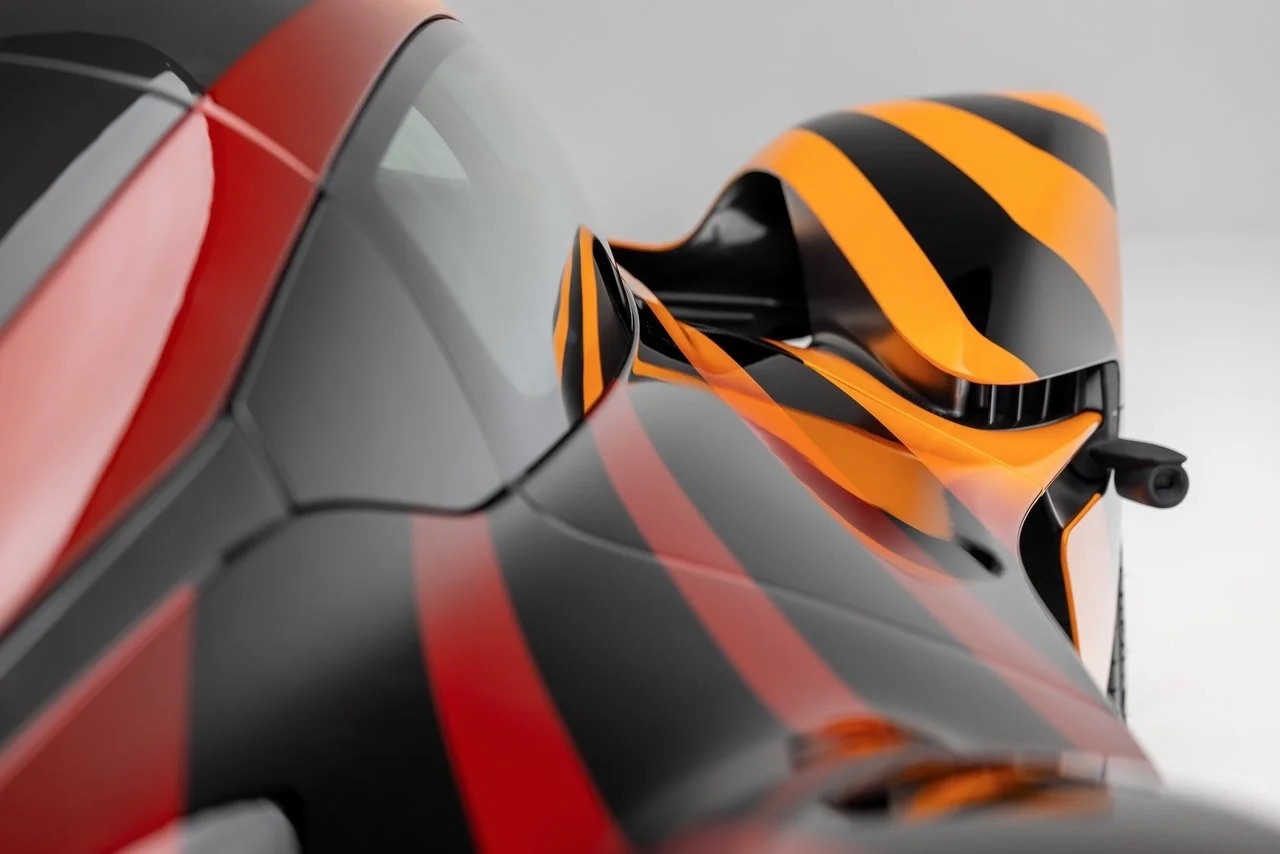 2024-aston--martin-valkyrie-0-679666837.jpeg