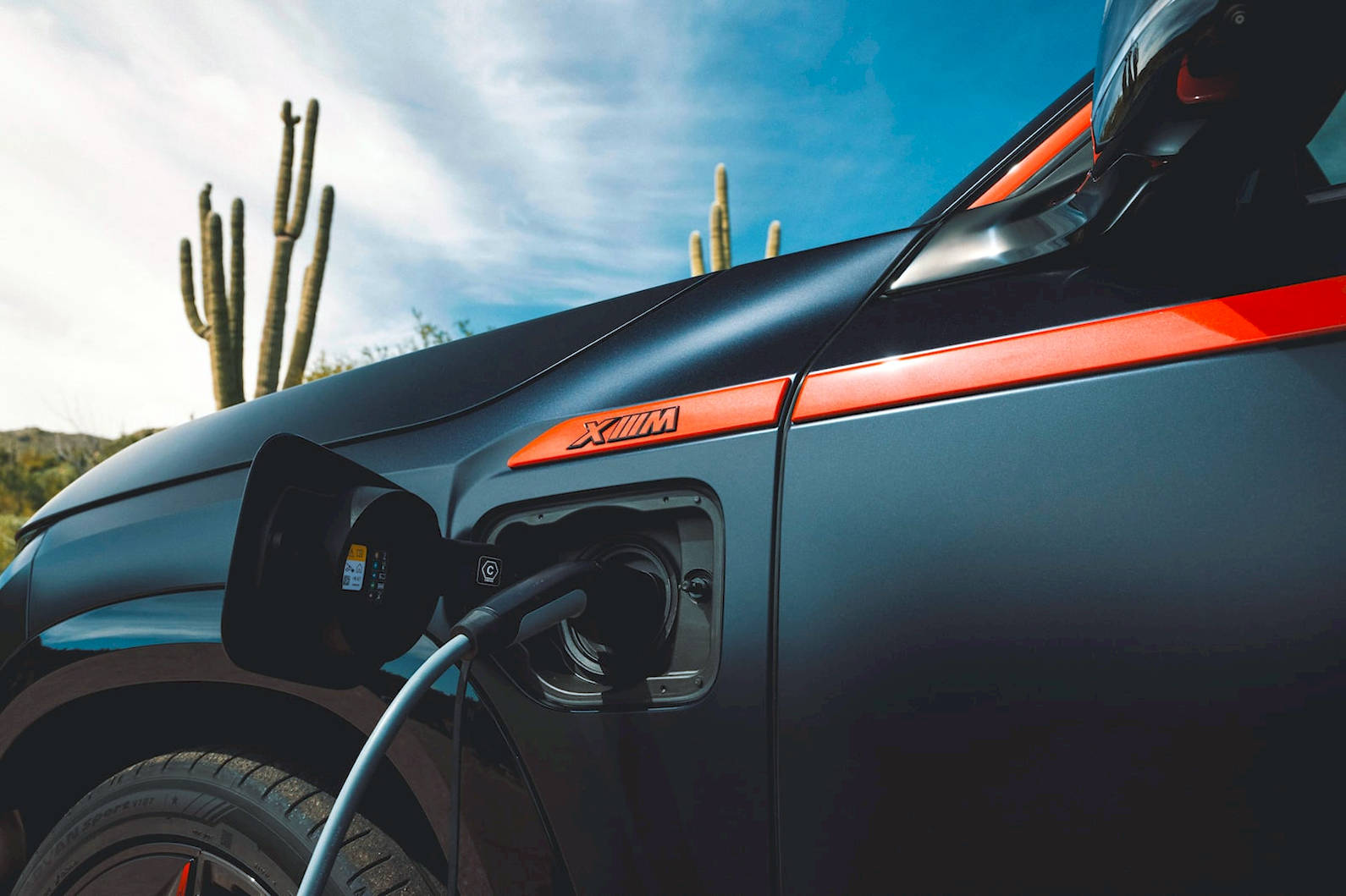 2024-BMW-XM-Label-Red-05.jpg