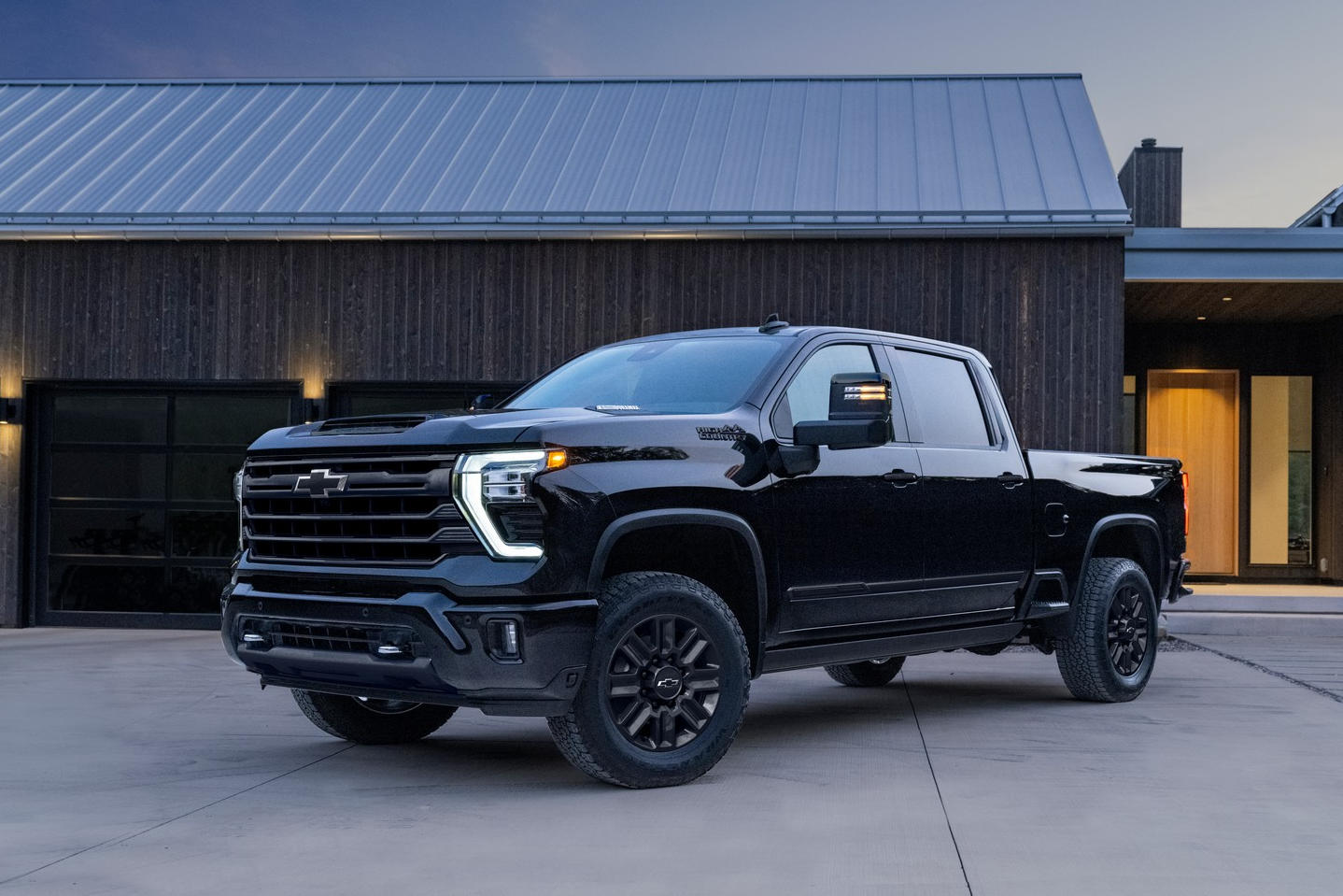2024-Chevrolet-Silverado-HD-101.jpg