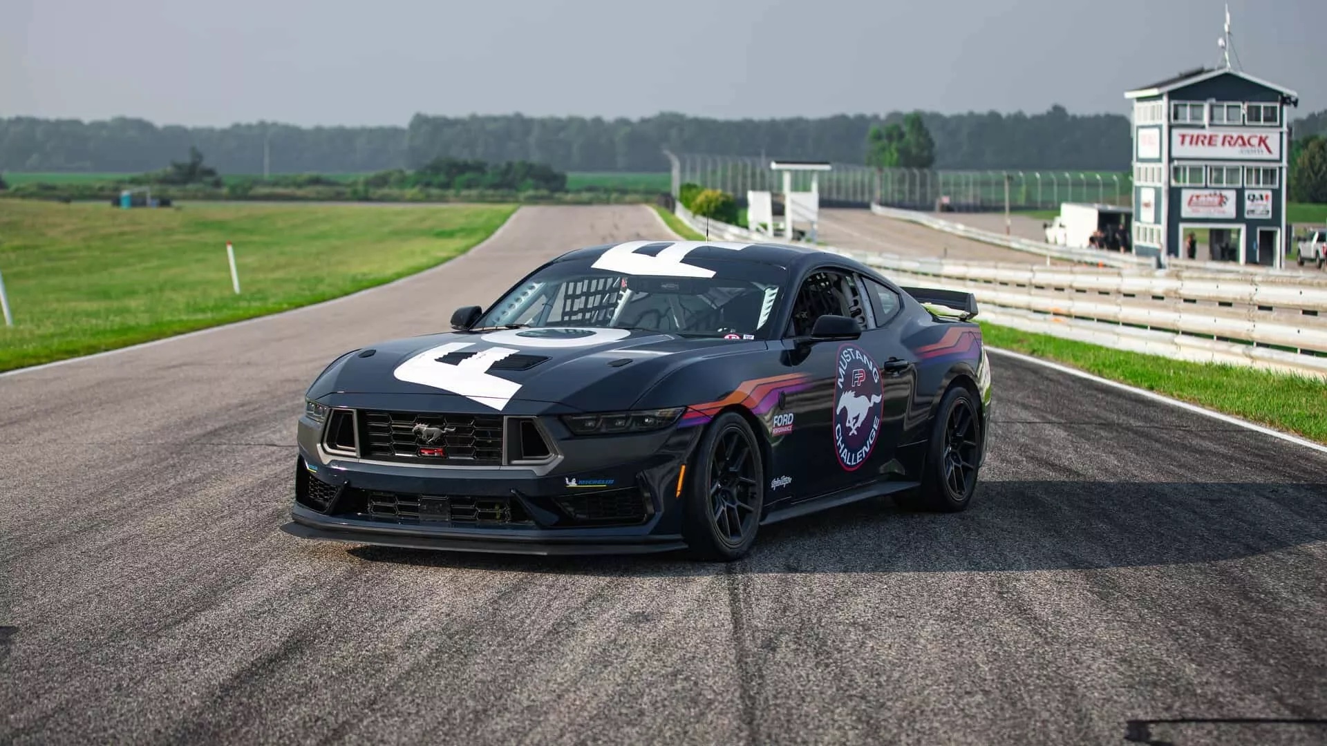 2024-Ford-Mustang-Dark-Horse-R-5.jpeg