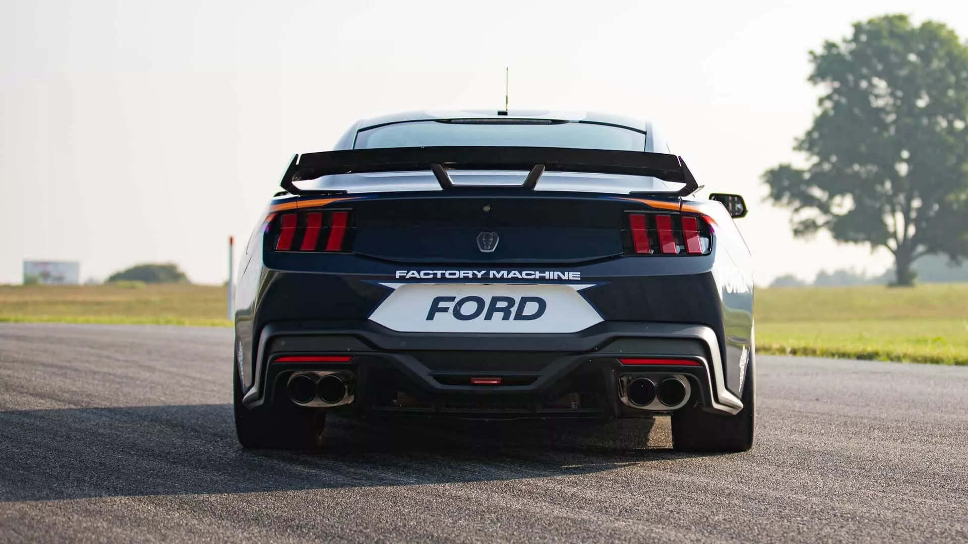 2024-Ford-Mustang-Dark-Horse-R-7.jpeg