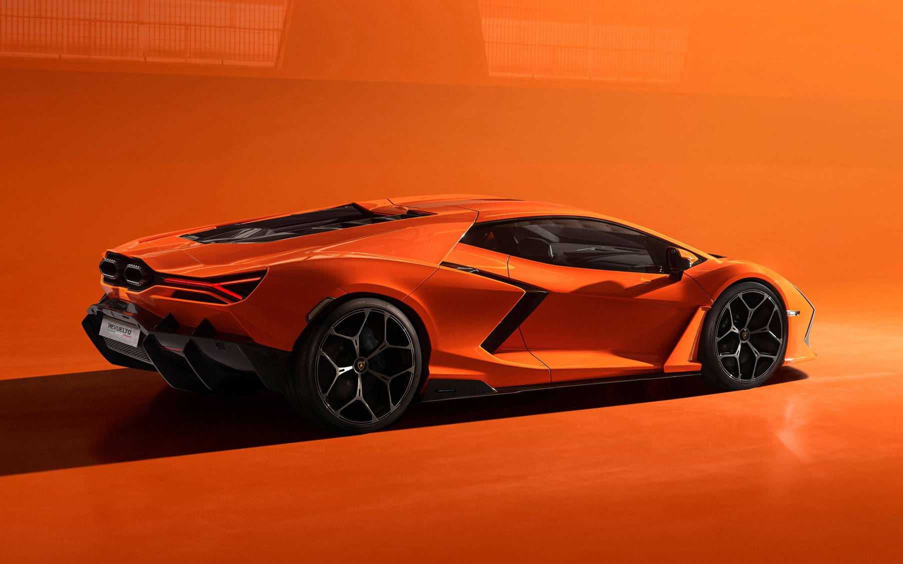 2024-lamborghini-revuelto-129-641a1d51daa1d.jpg