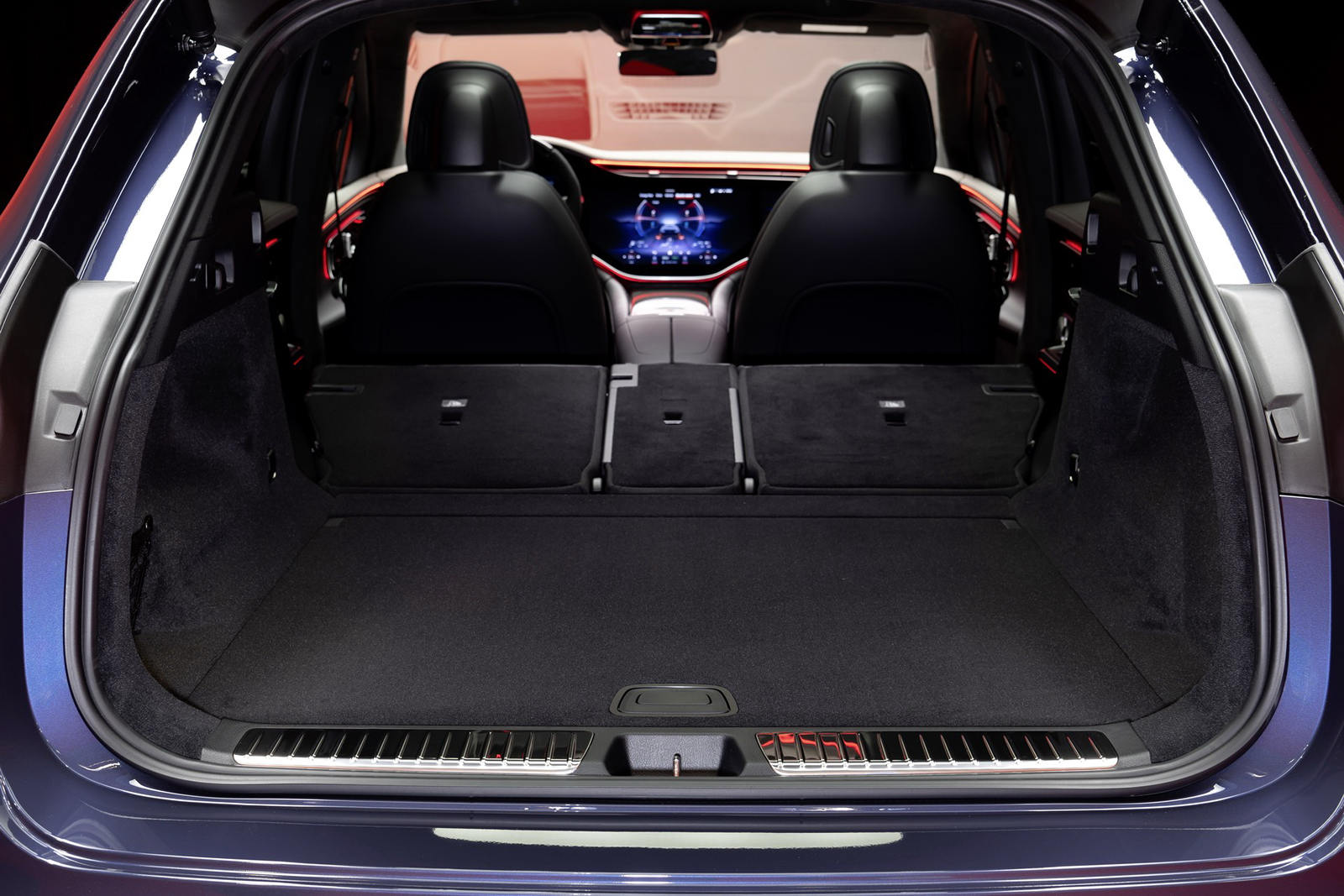 2024-Mercedes-AMG-EQE-SUV-43-53-22.jpg
